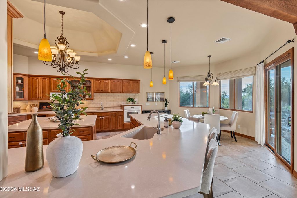 Image 13 of property listing at 5423 E Gleneagles Drive, Tucson, AZ 85718