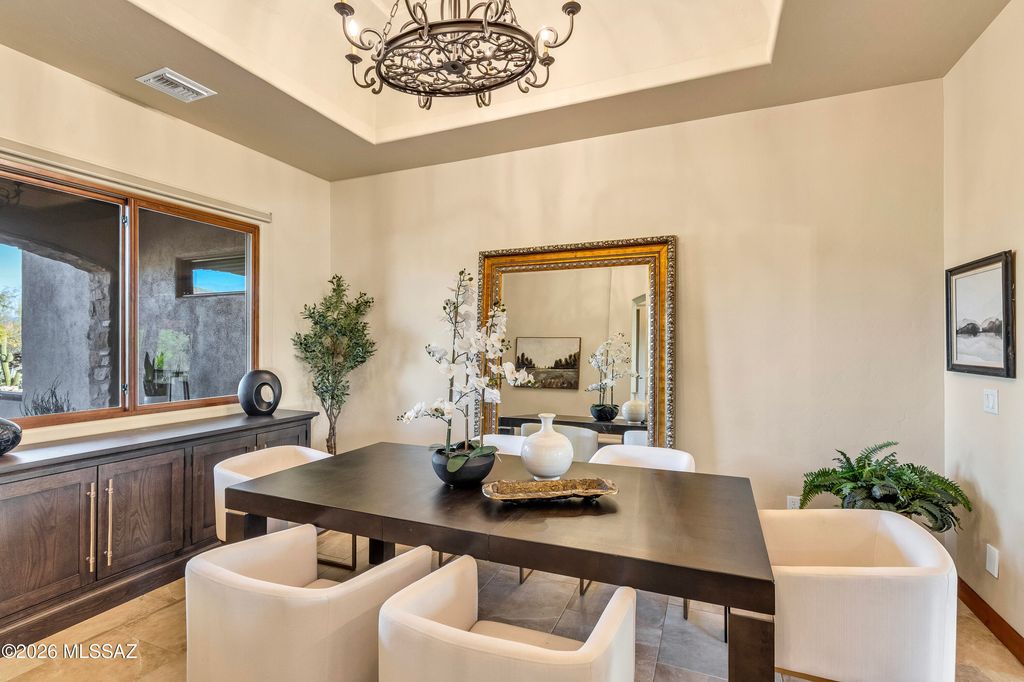 Image 19 of property listing at 5423 E Gleneagles Drive, Tucson, AZ 85718