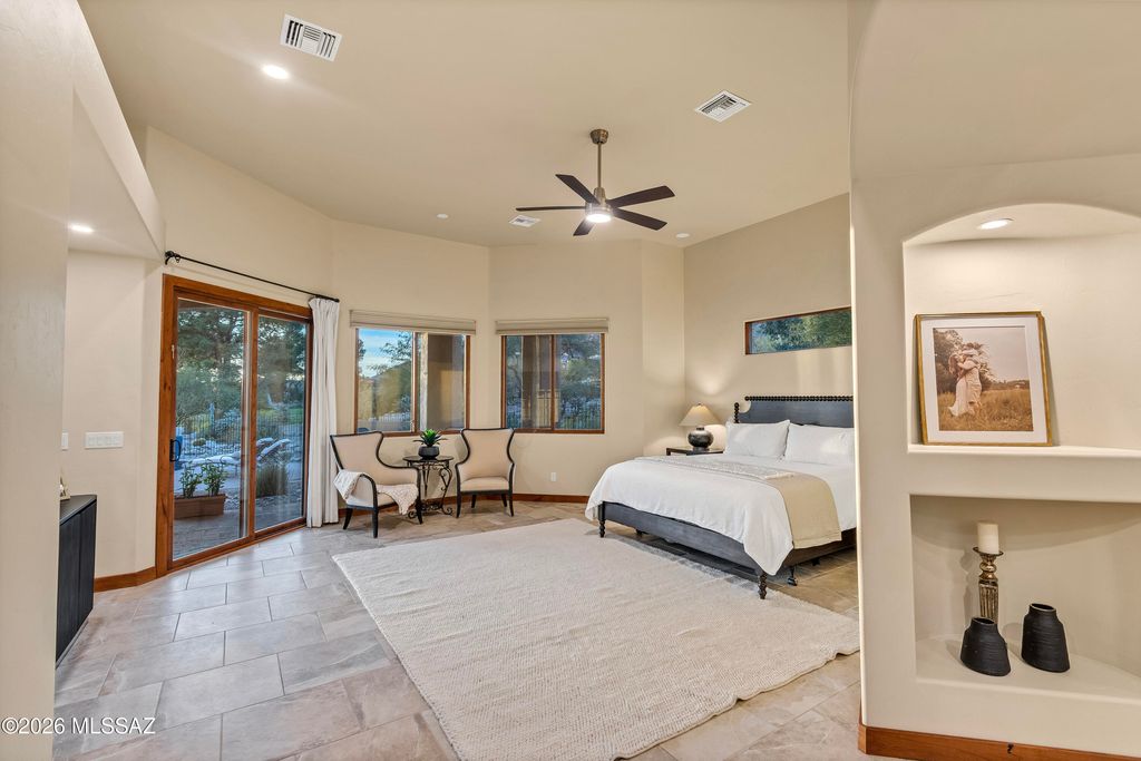 Image 23 of property listing at 5423 E Gleneagles Drive, Tucson, AZ 85718