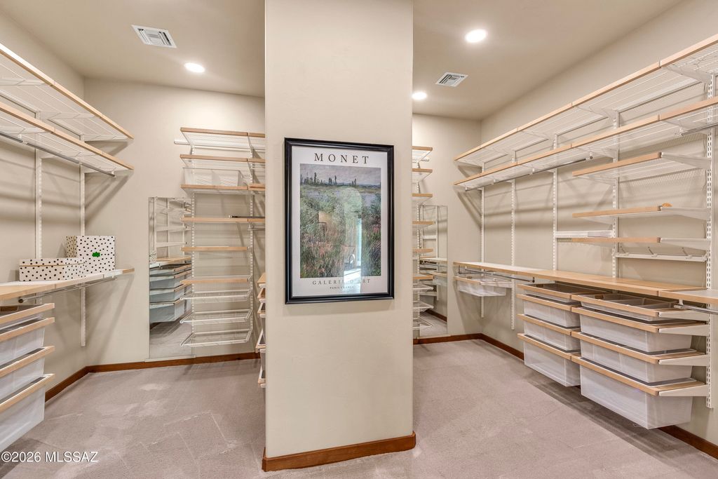 Image 30 of property listing at 5423 E Gleneagles Drive, Tucson, AZ 85718