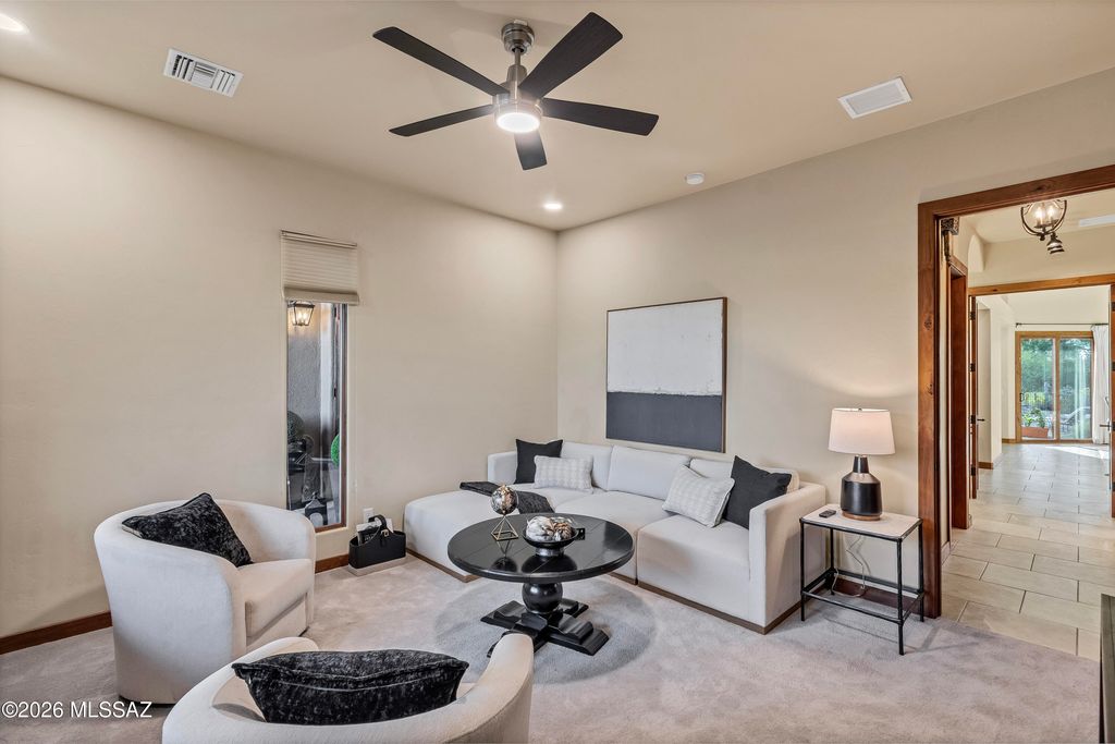 Image 32 of property listing at 5423 E Gleneagles Drive, Tucson, AZ 85718