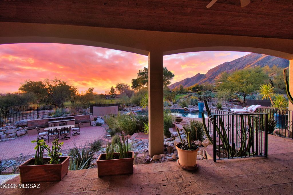 Image 41 of property listing at 5423 E Gleneagles Drive, Tucson, AZ 85718