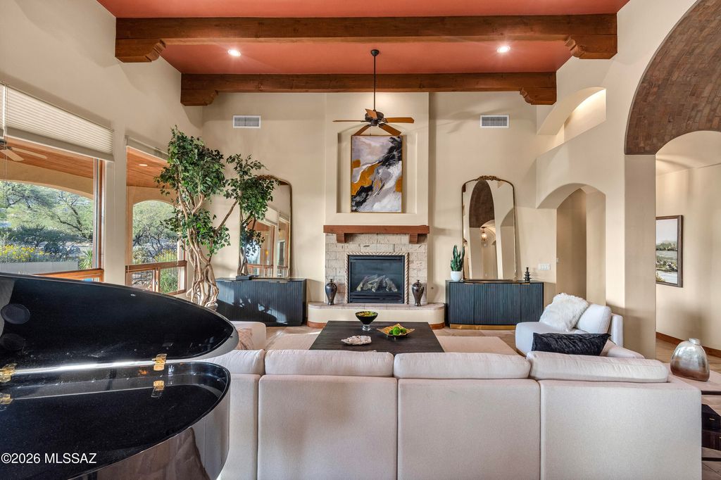 Image 8 of property listing at 5423 E Gleneagles Drive, Tucson, AZ 85718
