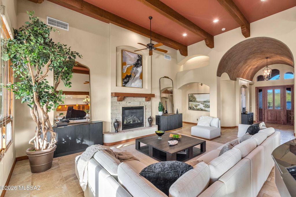 Image 9 of property listing at 5423 E Gleneagles Drive, Tucson, AZ 85718
