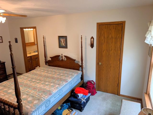 1259 Eastgate Ct, Salina, KS 67401