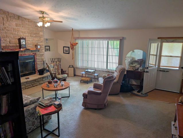 1259 Eastgate Ct, Salina, KS 67401