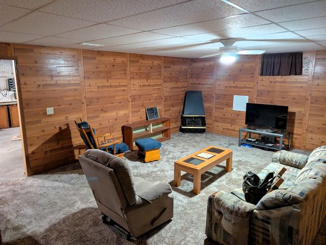1259 Eastgate Ct, Salina, KS 67401