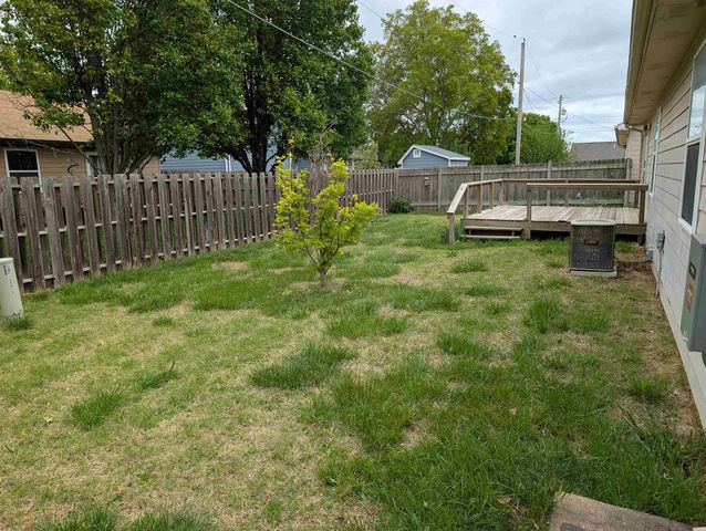 1259 Eastgate Ct, Salina, KS 67401