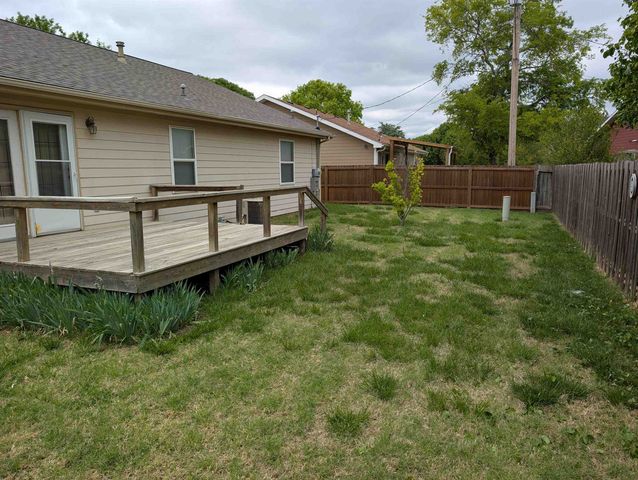 1259 Eastgate Ct, Salina, KS 67401