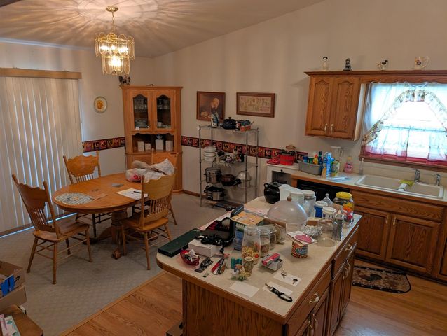 1259 Eastgate Ct, Salina, KS 67401