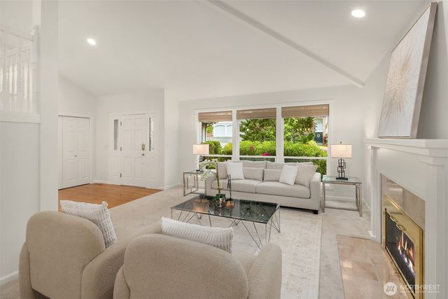 5889 NW Lac Leman Drive, Issaquah, WA 98027