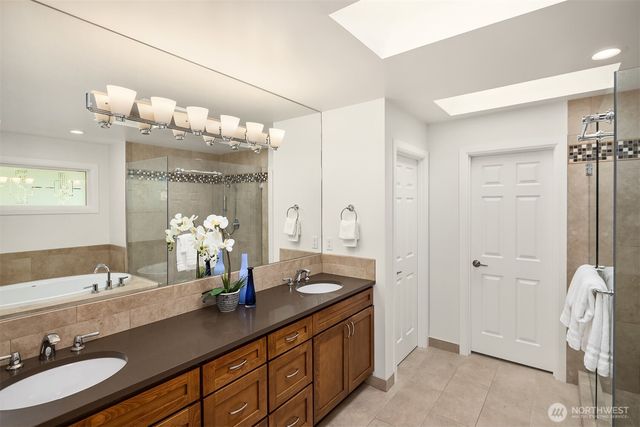 5889 NW Lac Leman Drive, Issaquah, WA 98027