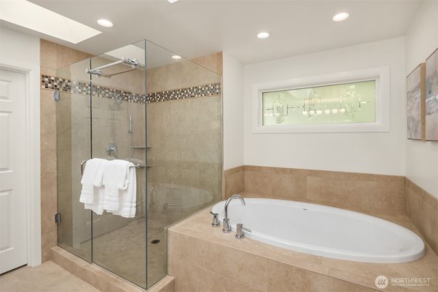 5889 NW Lac Leman Drive, Issaquah, WA 98027