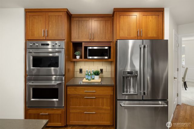 5889 NW Lac Leman Drive, Issaquah, WA 98027