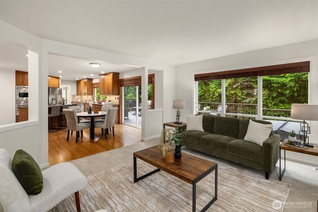 5889 NW Lac Leman Drive, Issaquah, WA 98027