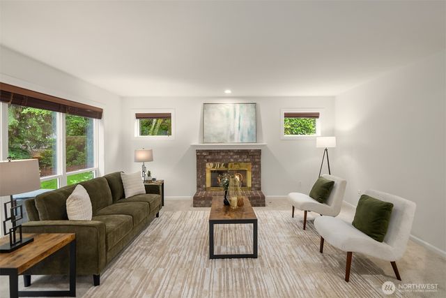 5889 NW Lac Leman Drive, Issaquah, WA 98027