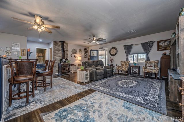 424398 Texanna Road, Checotah, OK 74426