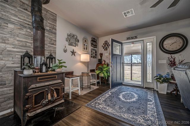 424398 Texanna Road, Checotah, OK 74426