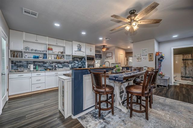 424398 Texanna Road, Checotah, OK 74426