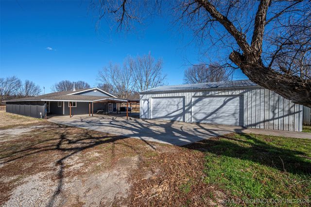 424398 Texanna Road, Checotah, OK 74426