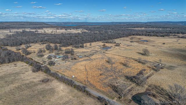 424398 Texanna Road, Checotah, OK 74426