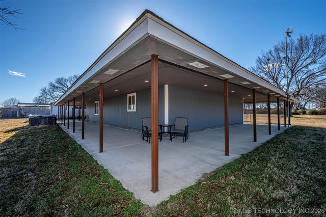 424398 Texanna Road, Checotah, OK 74426