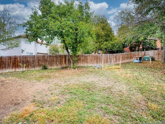 2 Fannin Post, San Antonio, TX 78240