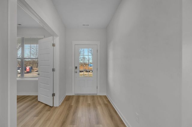 361 Euclid Dr, White House, TN 37188