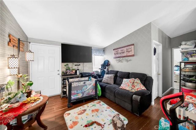 1241 N East, Anaheim, CA 92805