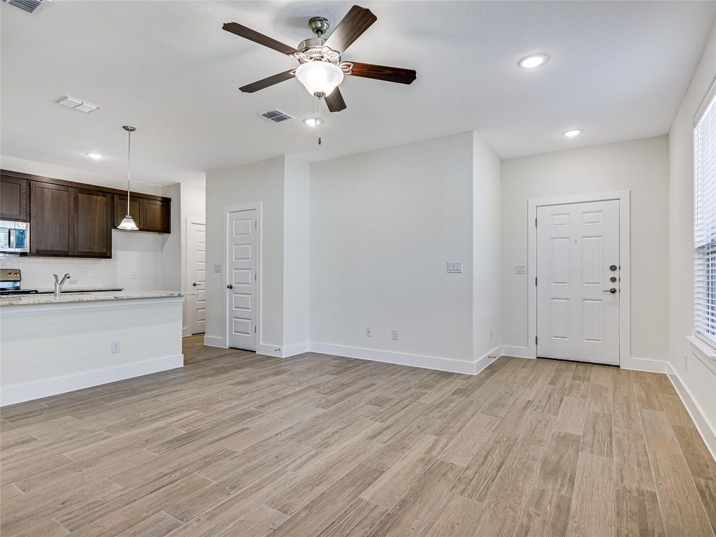 450 Parkline DR, Georgetown, TX 78626