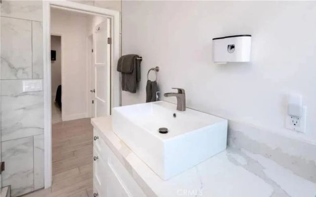 1657 S Garth Ave, Los Angeles, CA 90035