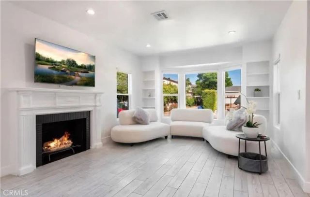 1657 S Garth Ave, Los Angeles, CA 90035