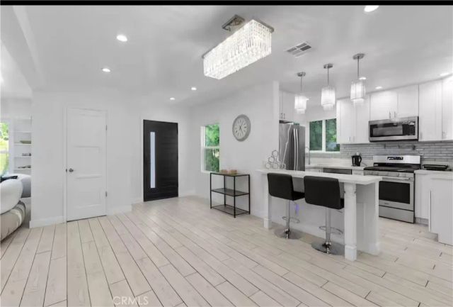 1657 S Garth Ave, Los Angeles, CA 90035