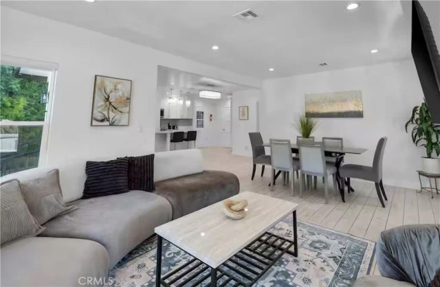 1657 S Garth Ave, Los Angeles, CA 90035