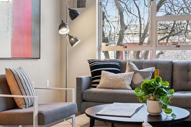 6465 San Pablo 203, Oakland, CA 94608