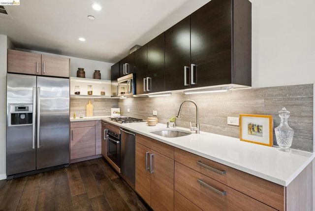 6465 San Pablo 203, Oakland, CA 94608