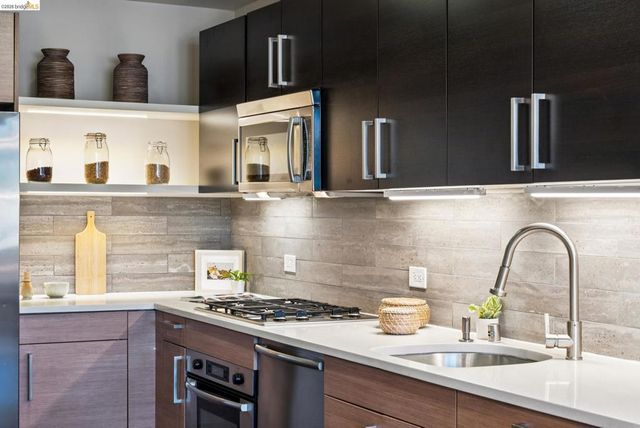 6465 San Pablo 203, Oakland, CA 94608