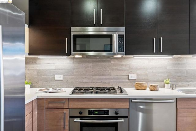 6465 San Pablo 203, Oakland, CA 94608