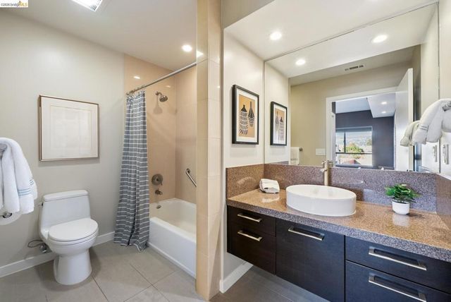 6465 San Pablo 203, Oakland, CA 94608