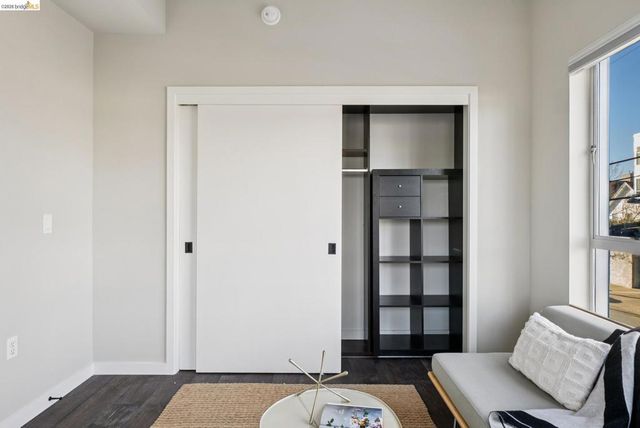 6465 San Pablo 203, Oakland, CA 94608