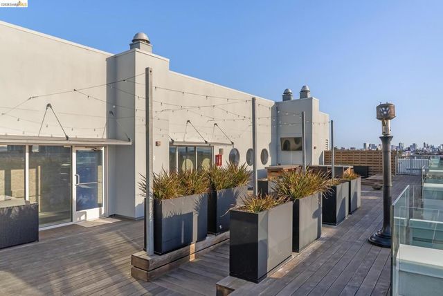 6465 San Pablo 203, Oakland, CA 94608