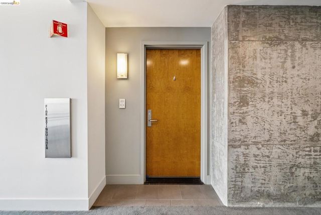 6465 San Pablo 203, Oakland, CA 94608