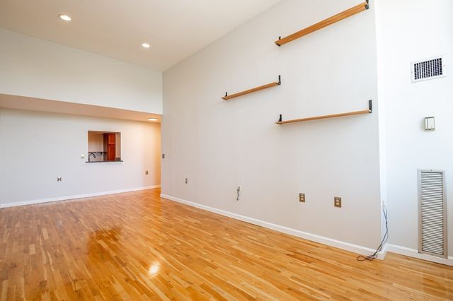 20-30 Daniels St. 318, Malden, MA 02148