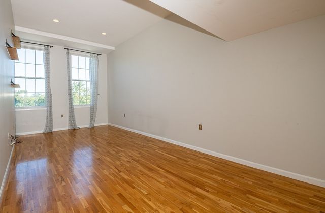 20-30 Daniels St. 318, Malden, MA 02148