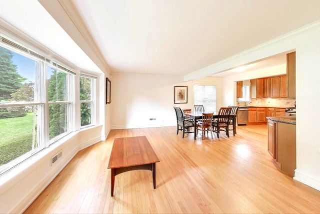 315 S Beverly Lane, Arlington Heights, IL 60005