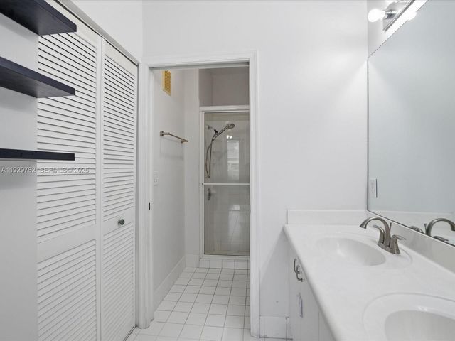 865 NW 132nd Ave, Pembroke Pines, FL 33028