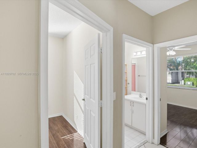 865 NW 132nd Ave, Pembroke Pines, FL 33028