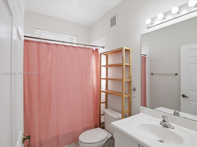 865 NW 132nd Ave, Pembroke Pines, FL 33028