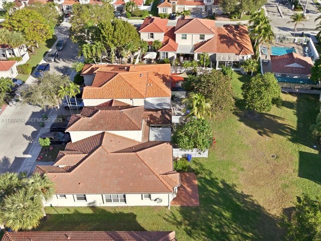 865 NW 132nd Ave, Pembroke Pines, FL 33028