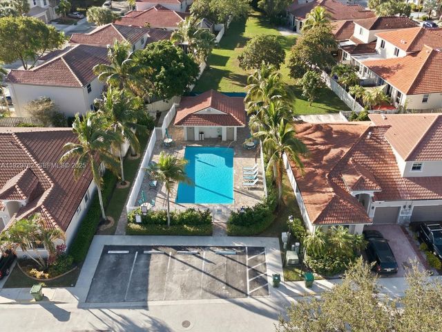 865 NW 132nd Ave, Pembroke Pines, FL 33028